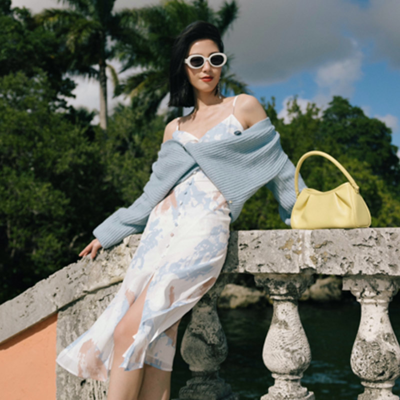 【Suggyl联名胶囊系列】Francisco抽象印花法式度假风前开衩吊带连衣裙 | Francisco Dress - Abstract Colors商品第4张图片规格展示