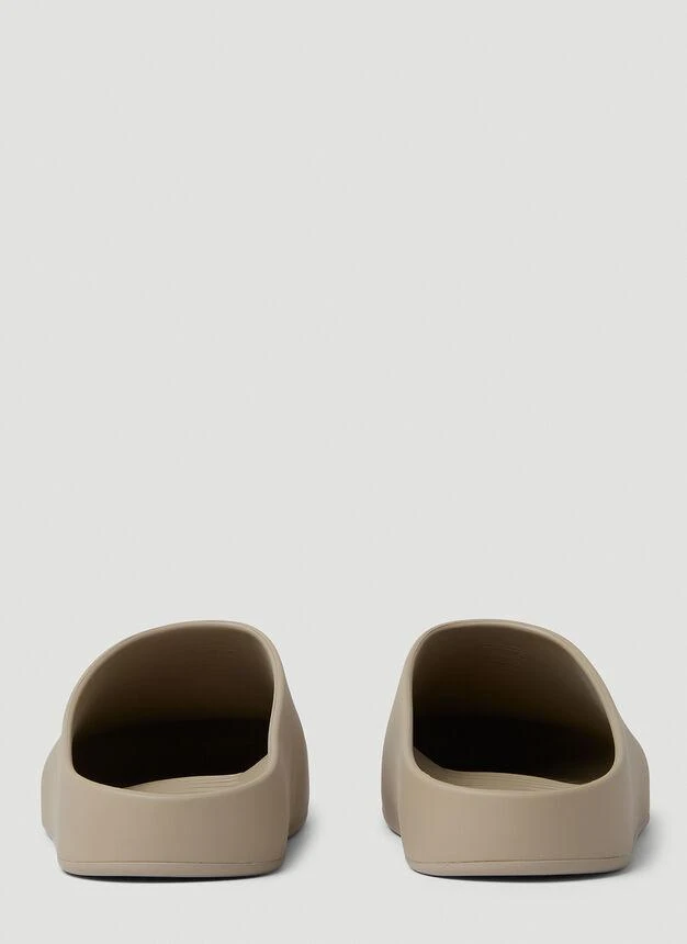 商品Balenciaga|Clog Pool Slip Ons in Beige,价格¥3007,第4张图片详细描述