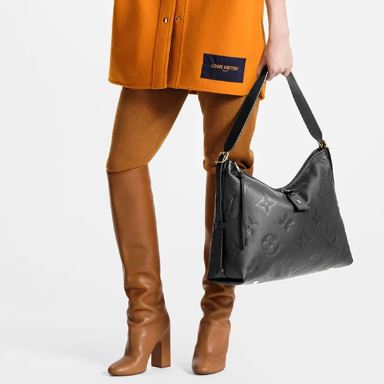 商品[国内直发] Louis Vuitton|Carryall MM金色五金可调节肩带拉链开合 压花柔软粒面牛皮 手提单肩包 中号 女款 黑色,价格¥28439,第8张图片详细描述