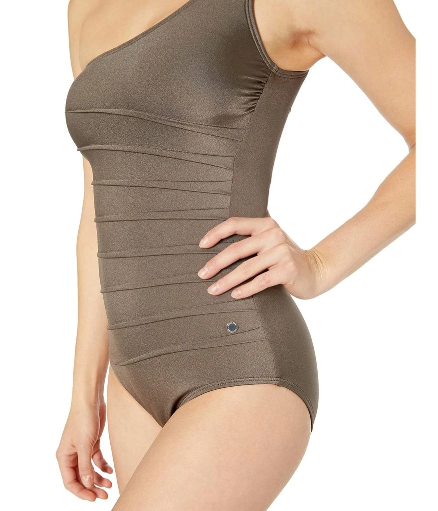 商品Calvin Klein|Women's Standard Shoulder Starburst One Piece,价格¥867,第2张图片详细描述