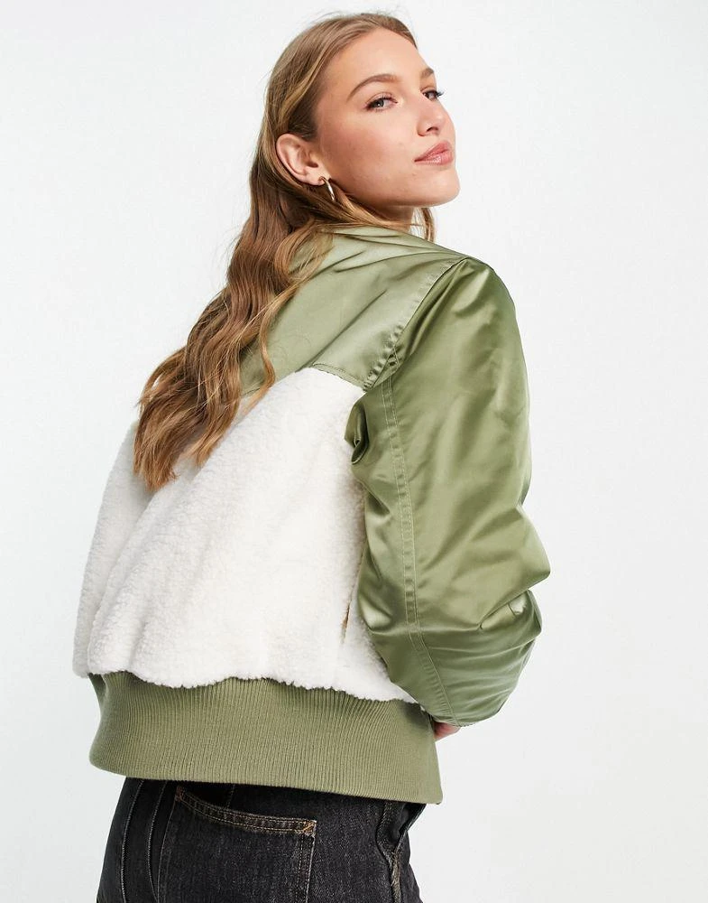 商品Topshop|Topshop borg panelled bomber jacket in khaki,价格¥226,第3张图片详细描述