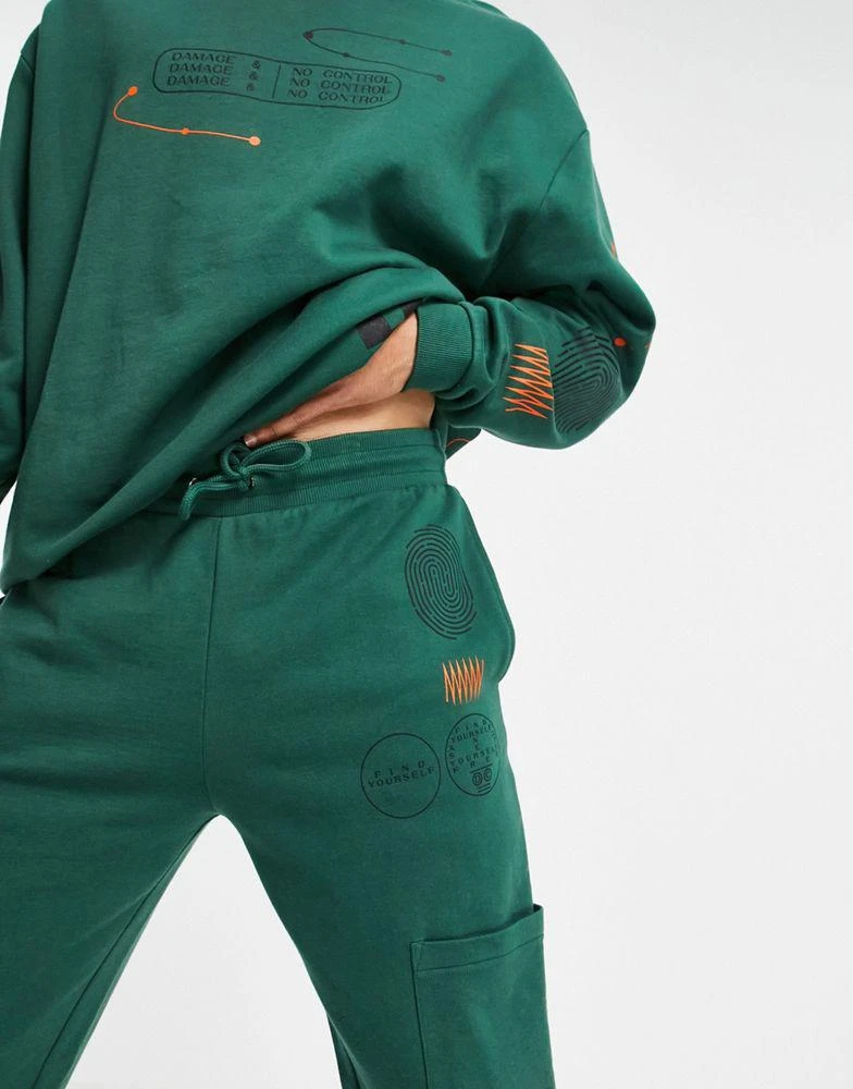 商品ASOS|ASOS DESIGN co-ord tapered joggers with cargo pockets and multi placement outdoors prints,价格¥160,第3张图片详细描述