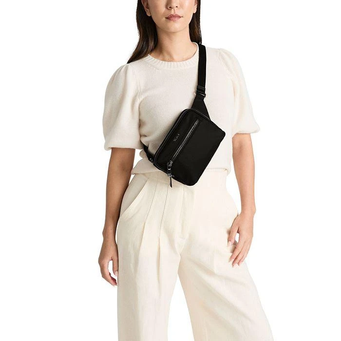 商品Tumi|Sedona Crossbody Sling Bag,价格¥1458,第5张图片详细描述