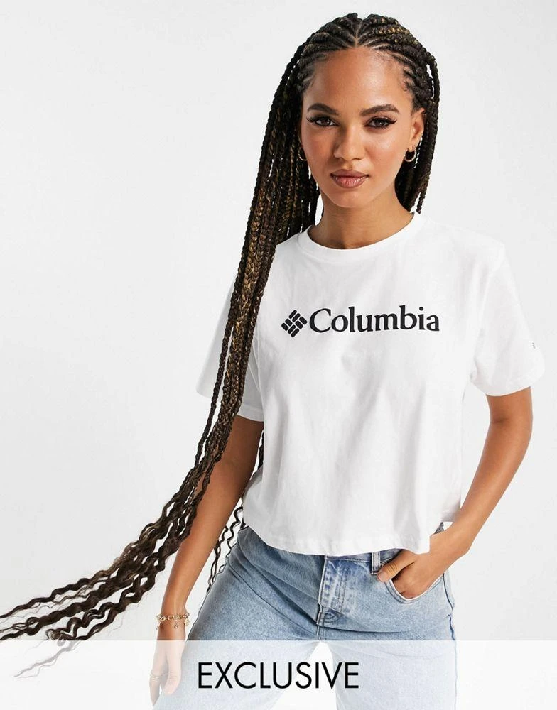 商品Columbia|Columbia North Cascades crop t-shirt in white Exclusive at ASOS,价格¥94,第1张图片