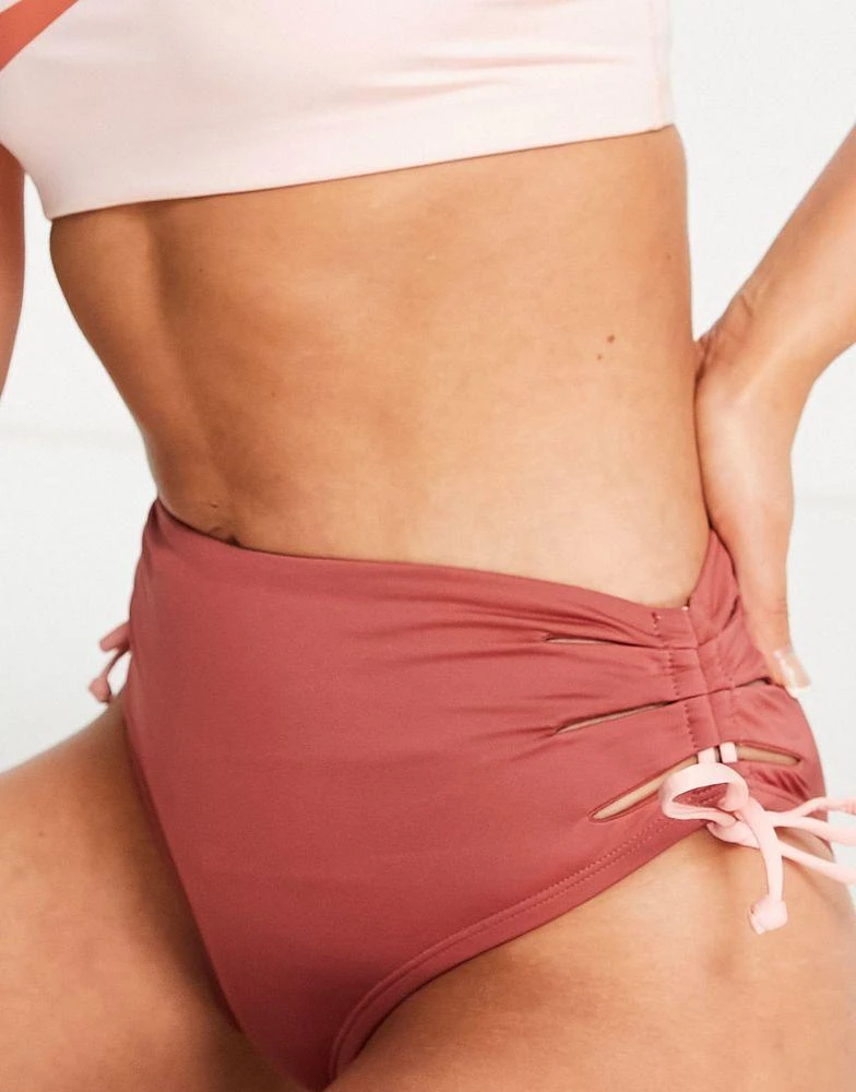商品NIKE|Nike Swimming high waist cheeky bikini bottom in pink,价格¥227,第4张图片详细描述