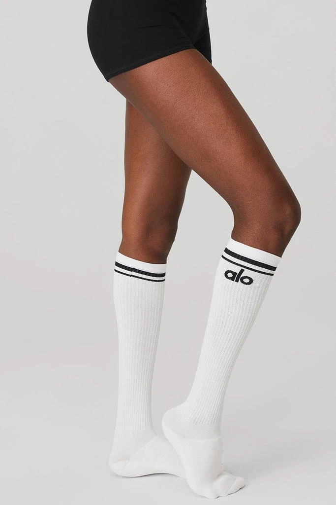 商品Alo|Women's Knee-High Throwback Barre Sock - White/Black,价格¥285,第3张图片详细描述