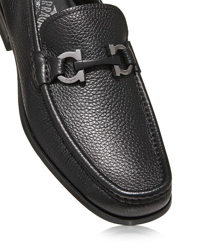 商品Salvatore Ferragamo|Salvatore Men's Grandioso Double Gancini Bit Leather Slip On Loafers - Regular,价格¥6354,第3张图片详细描述