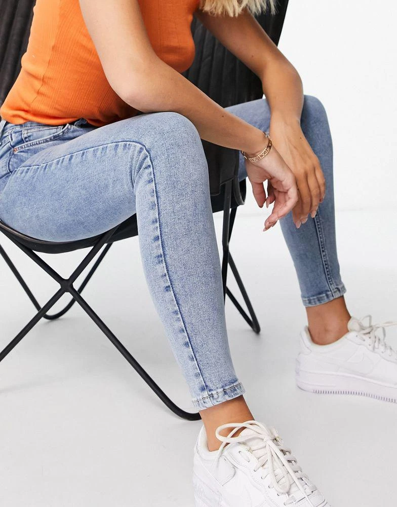 商品Topshop|Topshop Jamie jeans with back pocket detailing in bleach,价格¥217,第4张图片详细描述