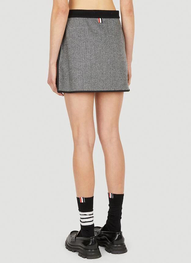 商品Thom Browne|Logo Patch Wrap Skirt in Grey,价格¥2826,第4张图片详细描述