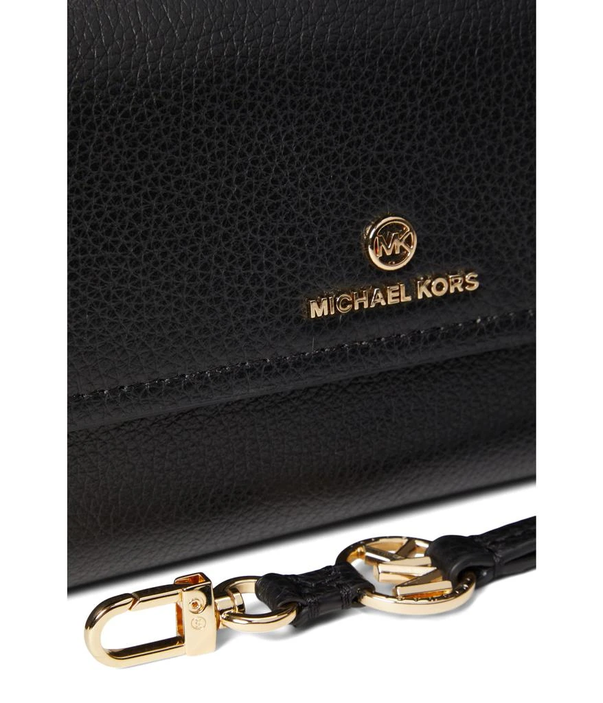 商品Michael Kors|Jet Set Charm Large Flap Phone Wristlet,价格¥1187,第4张图片详细描述