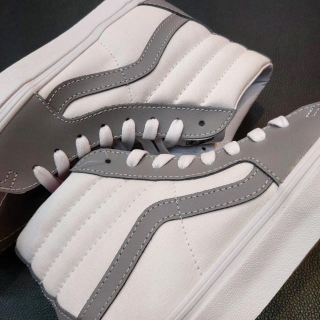 【韩国直邮|包邮包税】万斯 Sk8-Hi #Classic Sport #男女通用鞋 # frost gray/true white (VN0A5JMJA51) 商品