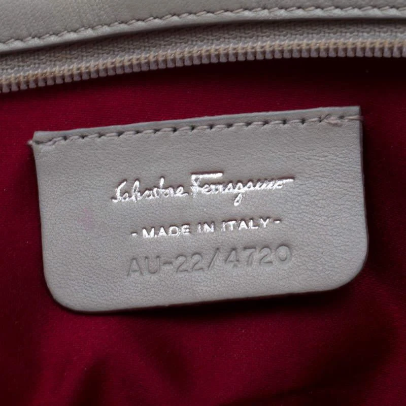 Salvatore Ferragamo Silver Satin and Leather Bow Crossbody Bag 商品