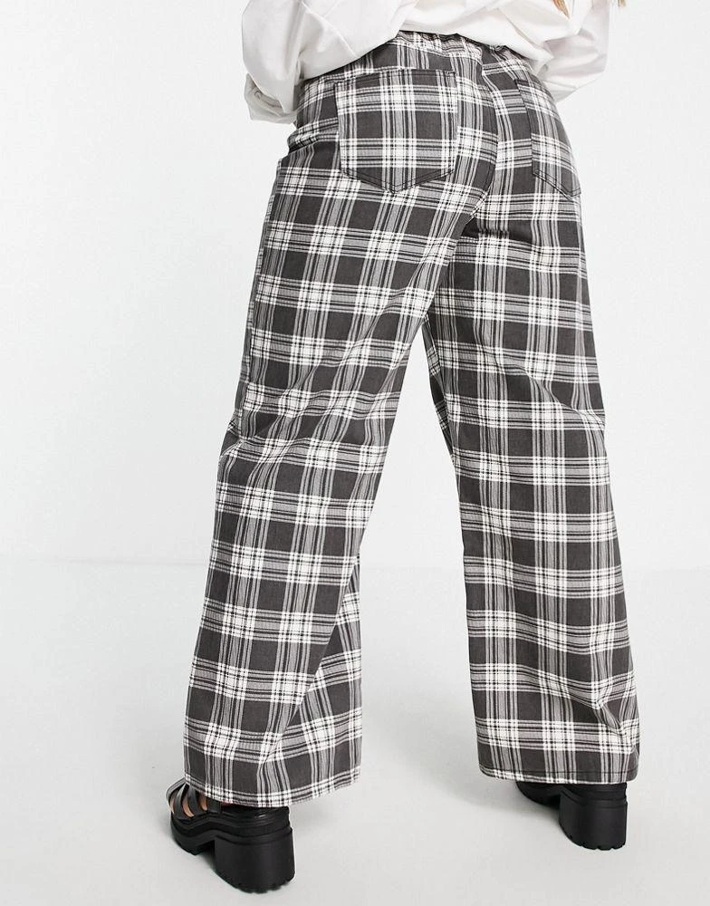 商品ASOS|ASOS DESIGN Curve high rise 'relaxed' dad jeans in washed check with elasticated back waist,价格¥217,第3张图片详细描述