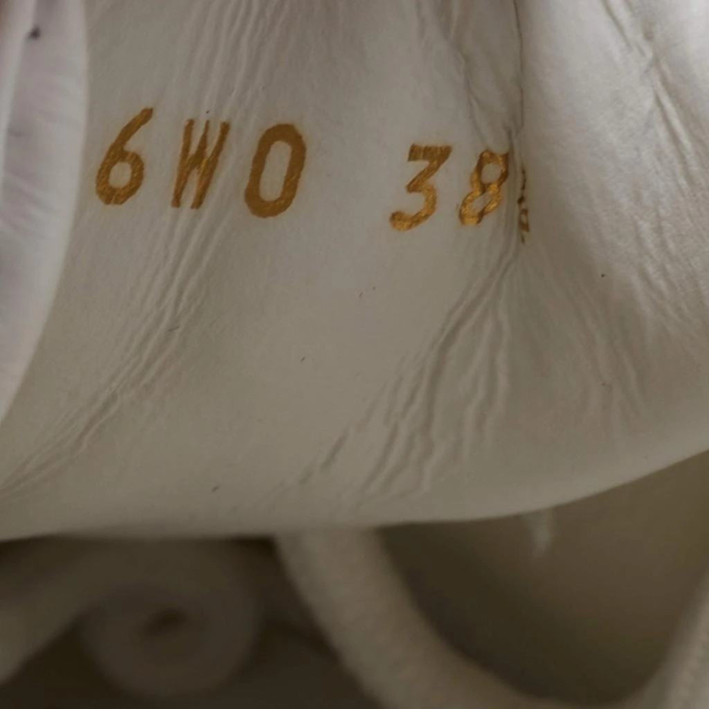 Valentino White Leather Bounce Love Logo Sneakers Size 38.5 商品