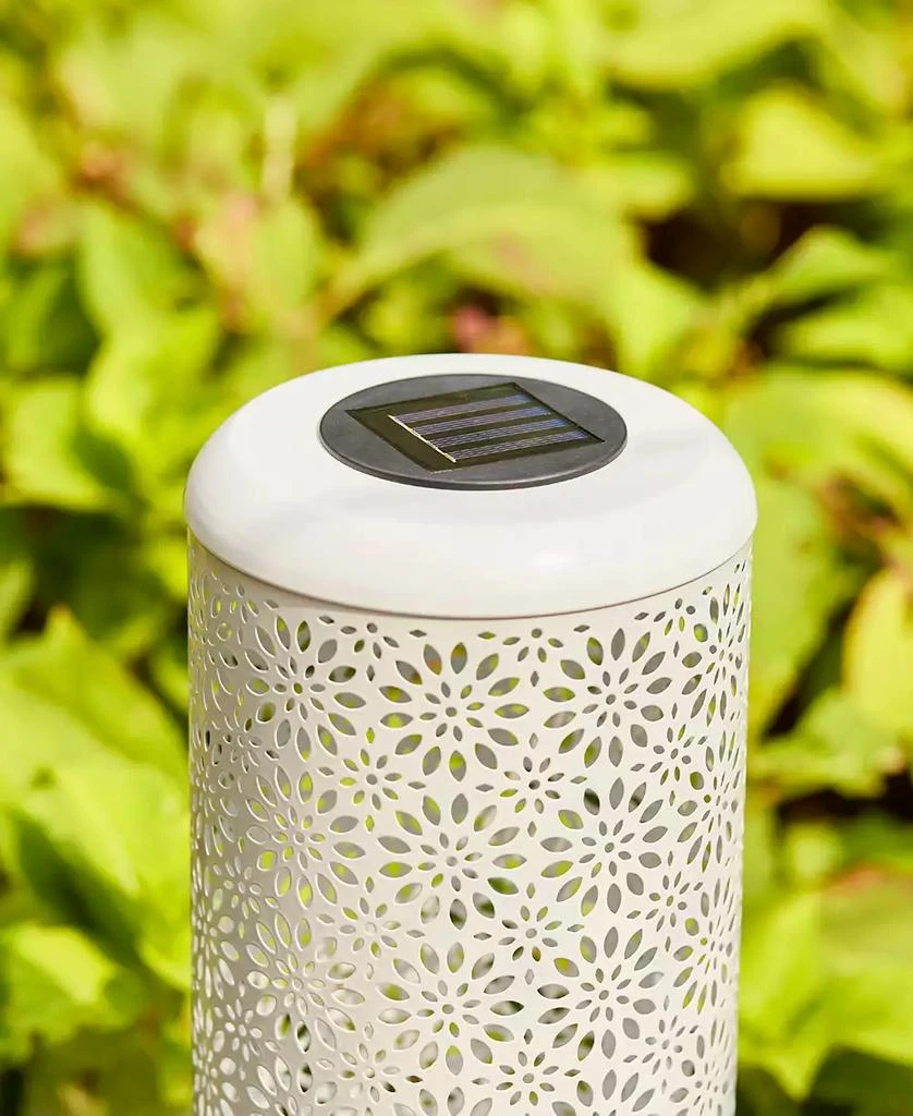 14.25" H Metal Cutout Flower Pattern Solar Powered LED Outdoor Lantern with Stand 商品