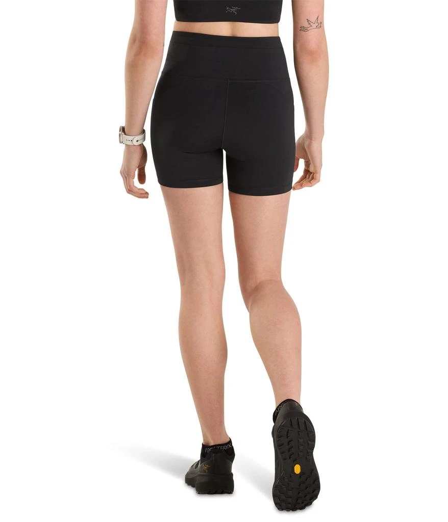 商品Arc'teryx|Essent High-Rise Shorts,价格¥409,第2张图片详细描述