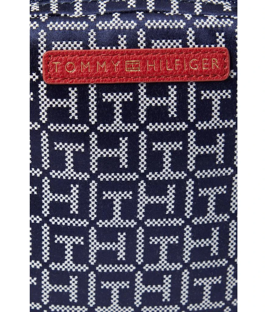 商品Tommy Hilfiger|Phone Crossbody Top Zip Phone Crossbody with Card Case Square Monogram Jacquard,价格¥467,第4张图片详细描述