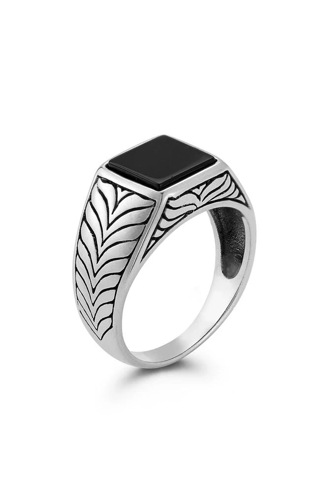 商品Yield of Men|Sterling Silver Onyx Signet Ring,价格¥413,第1张图片