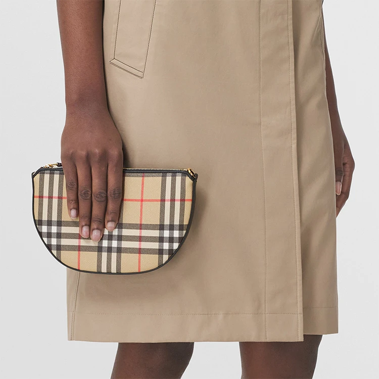 商品[国内直发] Burberry|博柏利 Olympia 系列 Vintag经典格纹印花 棉拼聚氨酯 腋下包半月包单肩手提包 常规 女款 米色,价格¥4859,第9张图片详细描述