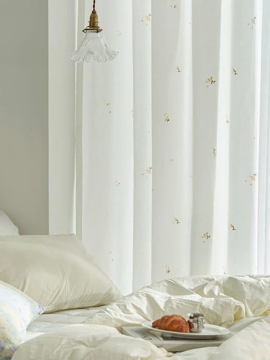 商品DECOVIEW|Floral Garden Embroidered Curtain,价格¥567,第2张图片详细描述
