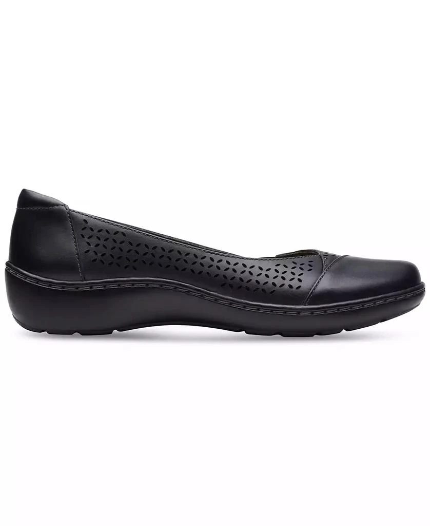 商品Clarks|Women's Cora Iris Slip-On Flats,价格¥404,第2张图片详细描述