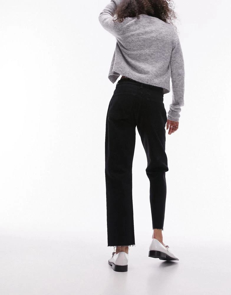 商品Topshop|Topshop cropped mid rise straight jeans with raw hems in black,价格¥222,第4张图片详细描述