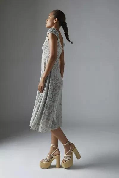商品Kimchi Blue|Kimchi Blue Iris Lace Floral Midi Dress,价格¥227,第3张图片详细描述