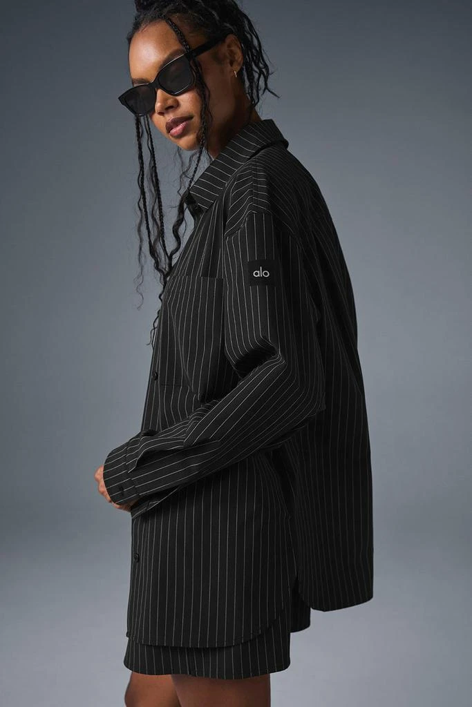 商品Alo|Pinstripe Daylight Button Down Long Sleeve - Black/Titanium,价格¥976,第4张图片详细描述