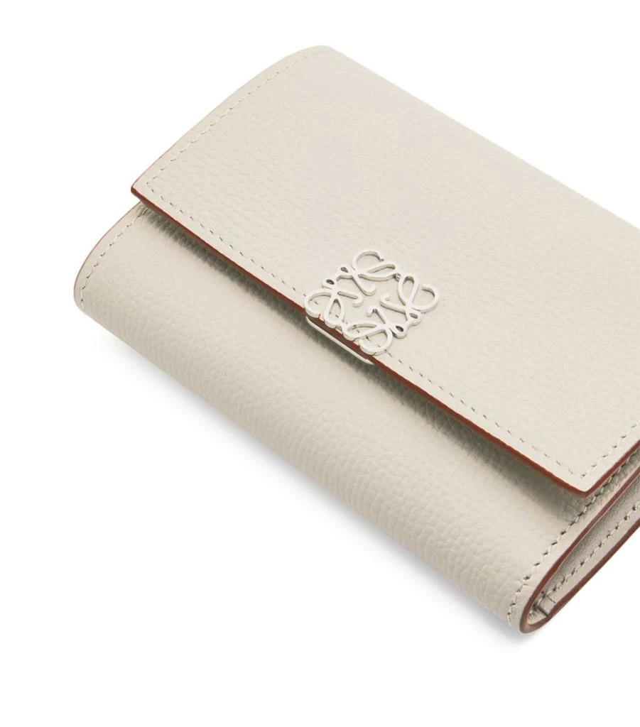 商品Loewe|Leather Anagram Vertical Wallet,价格¥4812,第5张图片详细描述