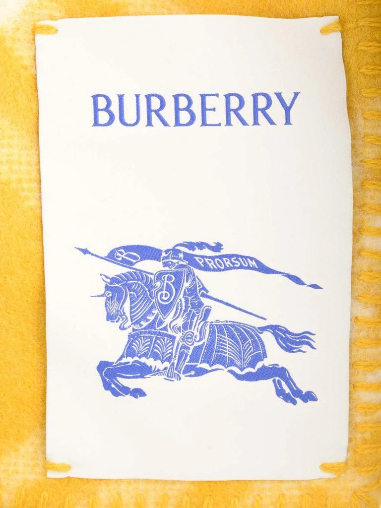商品Burberry|Burberry Logo Patch Checked Scarf,价格¥4161,第4张图片详细描述