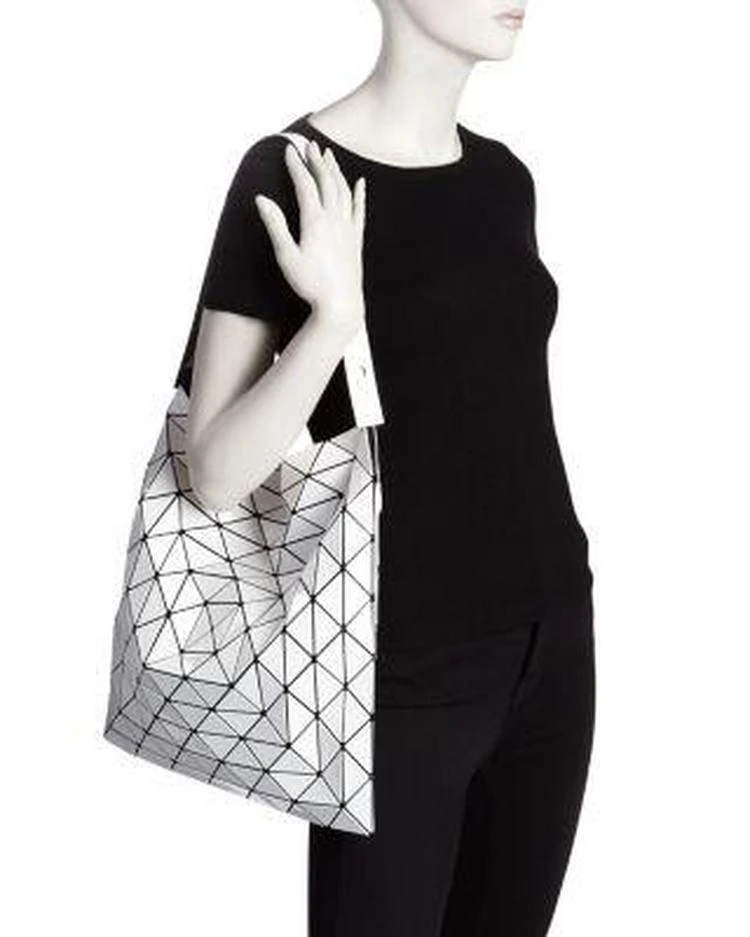 商品Issey Miyake|Issey Miyake Row Box Shoulder Bag,价格¥6737,第2张图片详细描述