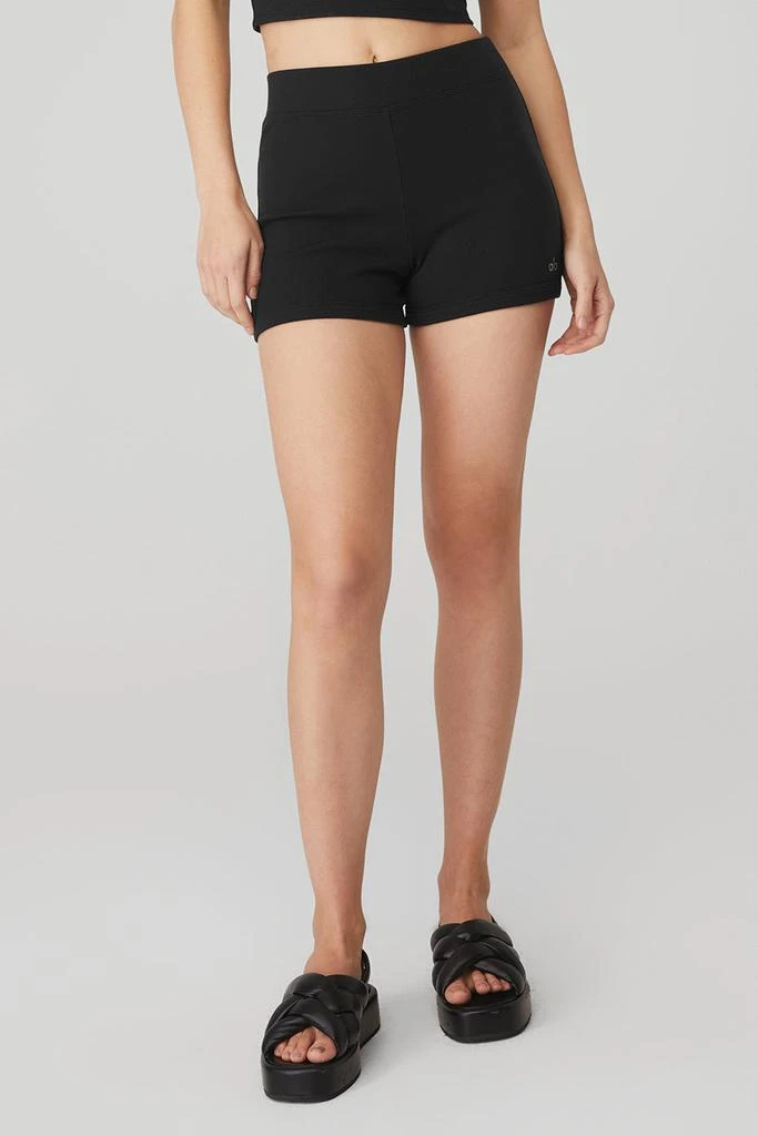 商品Alo|Goddess Ribbed High-Waist Hot Short - Black,价格¥391,第1张图片