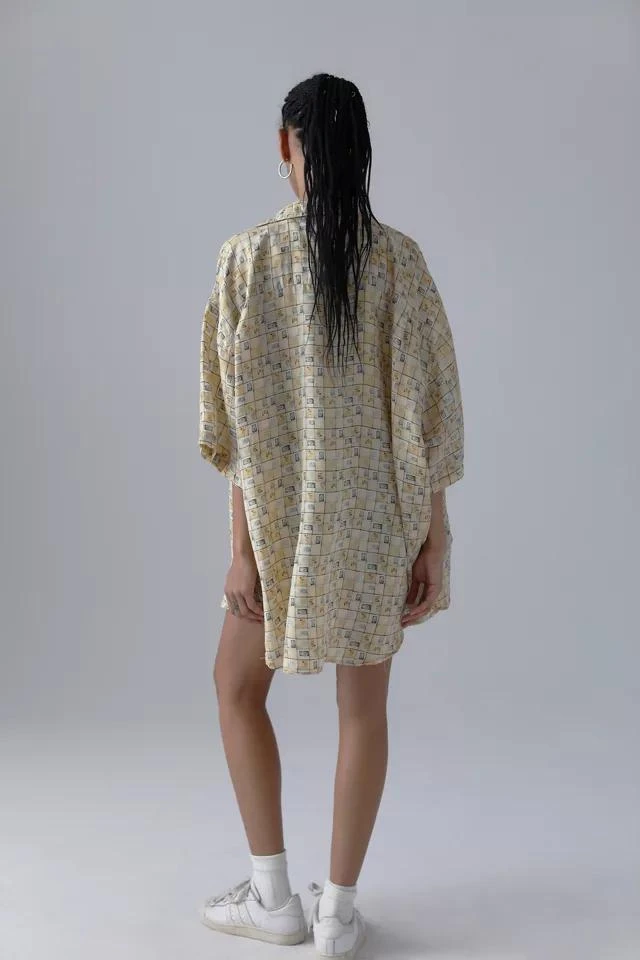 商品Urban Renewal|Urban Renewal Vintage Oversized Printed Silky Shirt,价格¥366,第4张图片详细描述