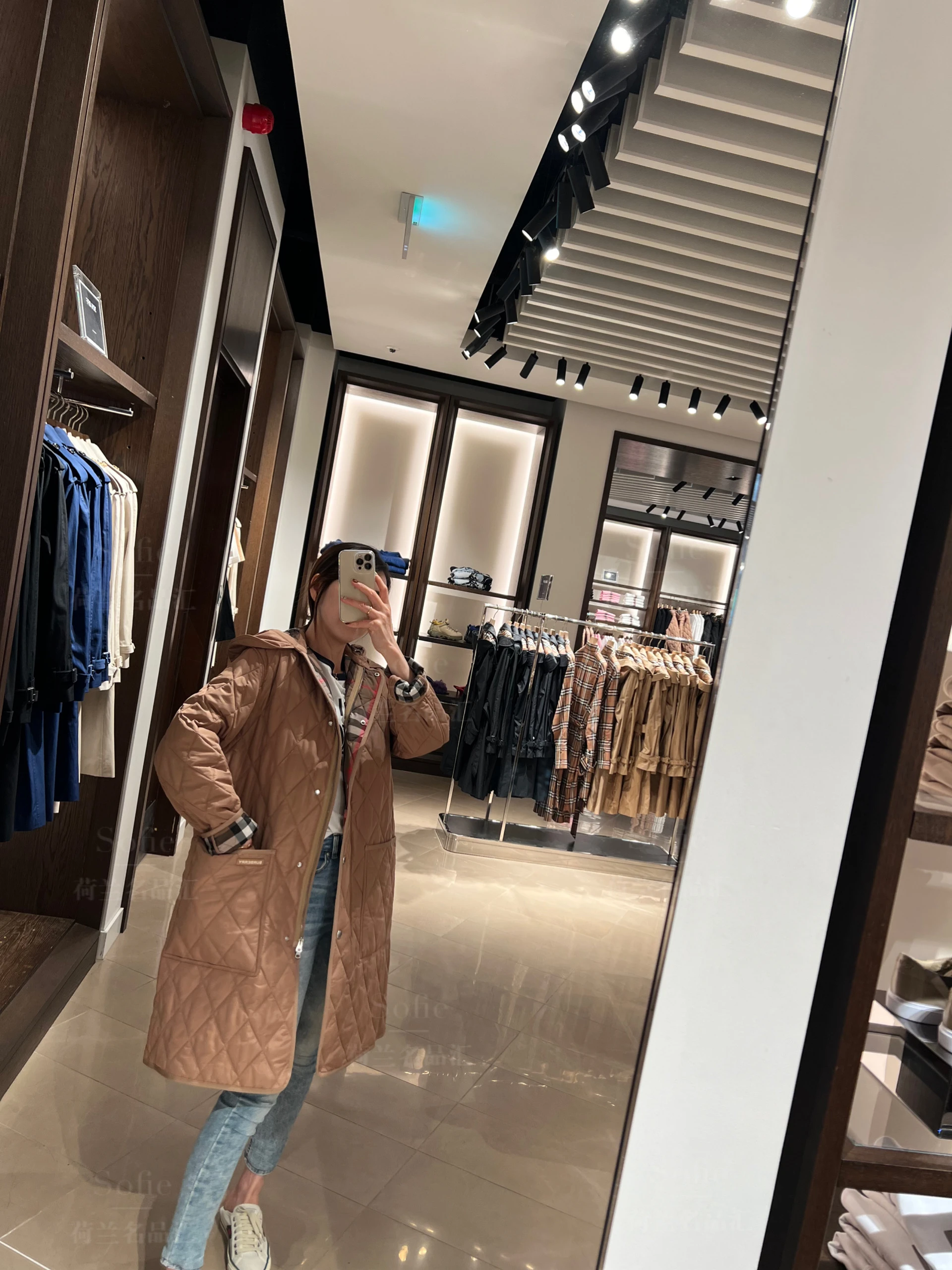 Burberry博柏利 女士棕色聚酰胺绗缝徽标长款连帽棉服80945821 商品