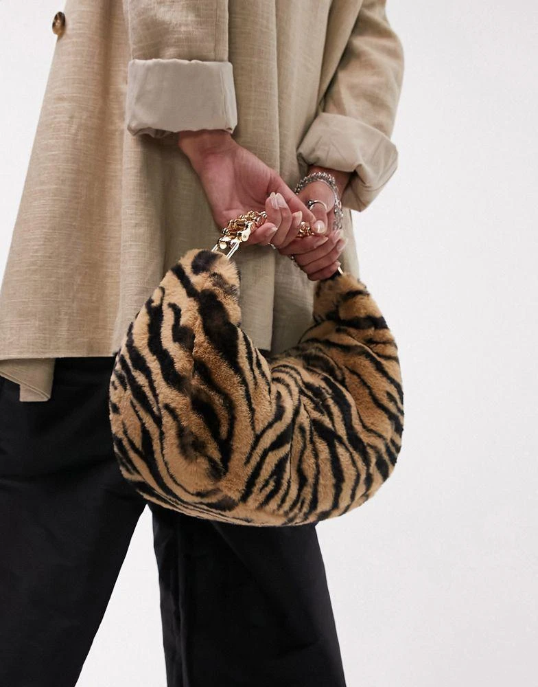 商品Topshop|Topshop shannon faux fur bag in tiger,价格¥215,第4张图片详细描述