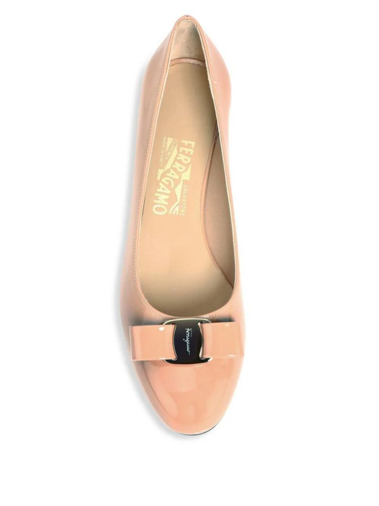 商品Salvatore Ferragamo|Vara Patent 蝴蝶结低跟鞋,价格¥4281,第4张图片详细描述
