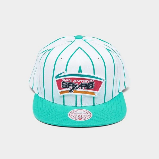 商品Mitchell and Ness|Mitchell & Ness San Antonio Spurs NBA Pinstripe HWC Snapback Hat,价格¥186,第2张图片详细描述