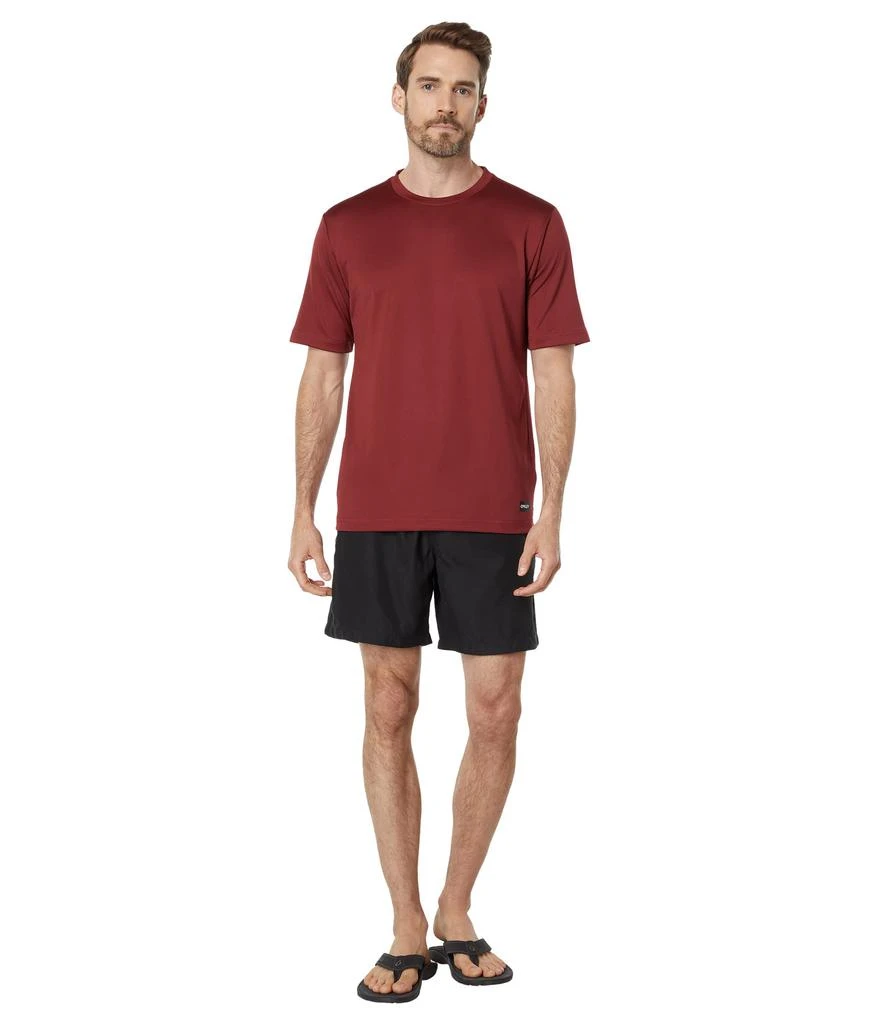 商品Oakley|Swell Loose Fit UV Short Sleeve Rashguard,价格¥74,第4张图片详细描述