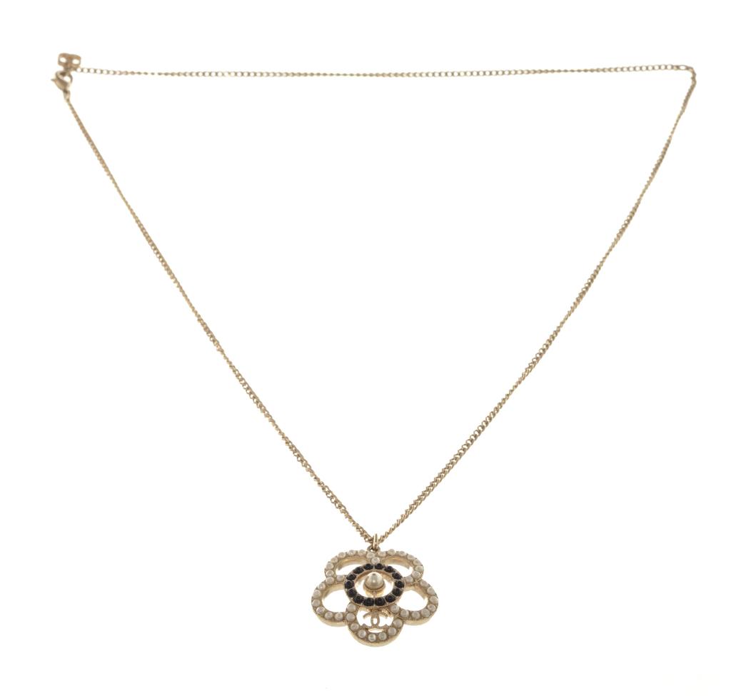Chanel Gold Camellia Pearl Necklace商品第1张图片规格展示