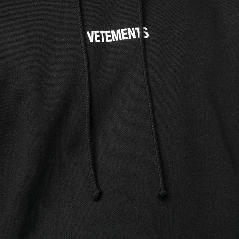 VETEMENTS 男士黑色连帽卫衣黑色字母徽标细节 UAH20TR725-BLACK 商品