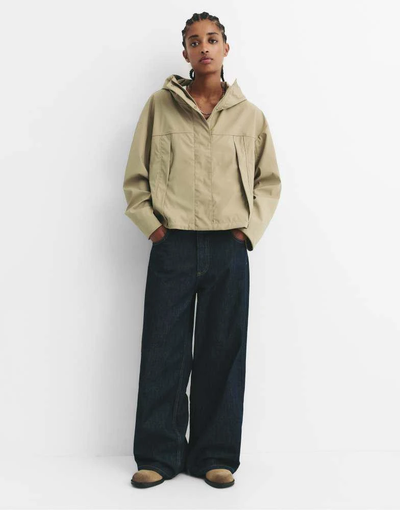商品Pull&Bear|Pull&Bear Short hooded raincoat in pale green,价格¥471,第2张图片详细描述