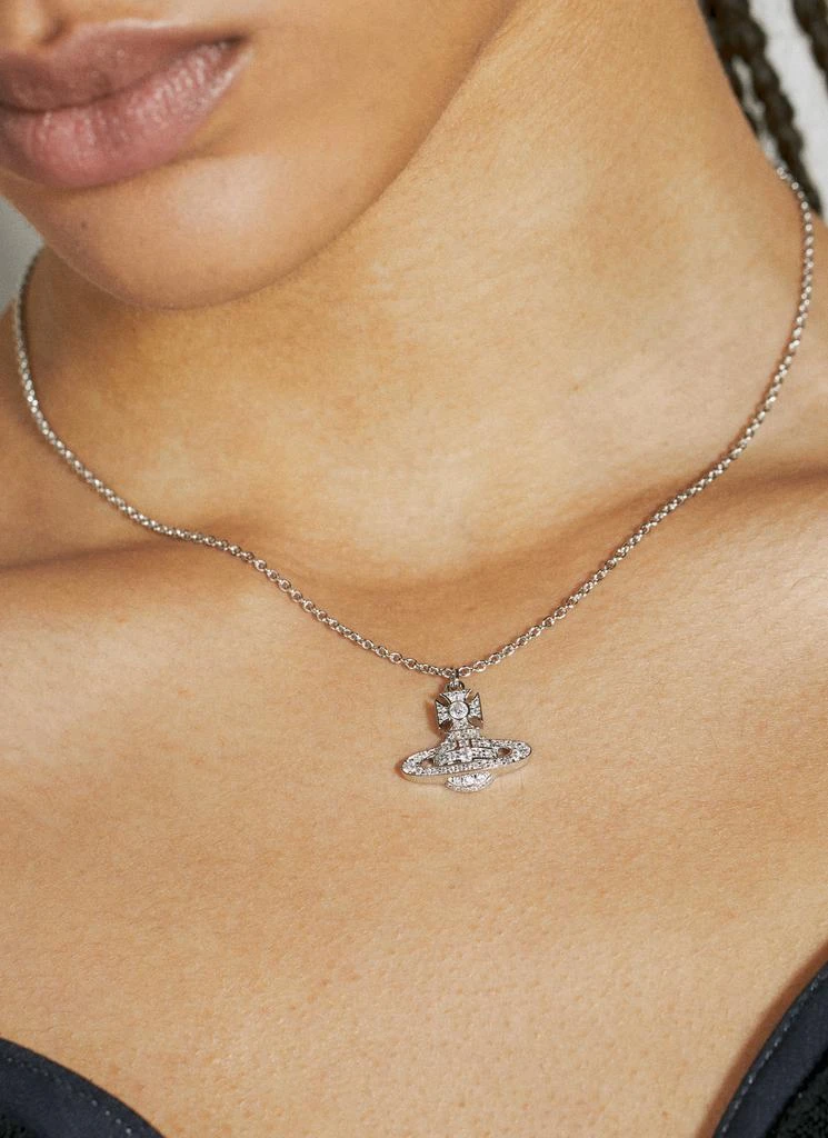商品Vivienne Westwood|Carmela Bas Relief Pendant Necklace,价格¥1263,第1张图片