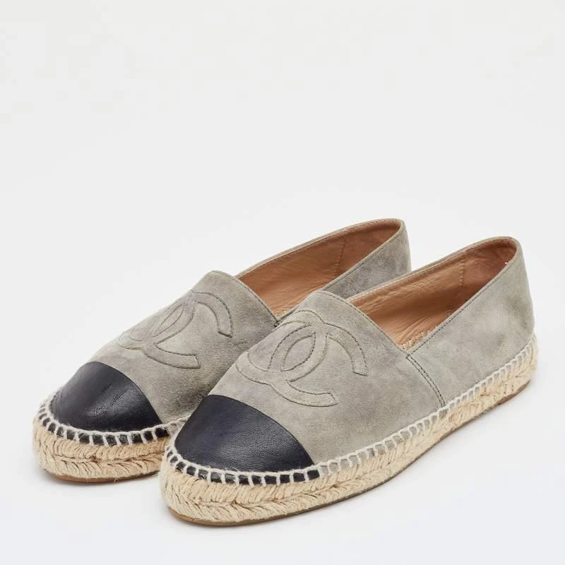 商品[二手商品] Chanel|Chanel Grey/Black Suede and Leather CC Cap Toe Espadrilles Size 39,价格¥3016,第2张图片详细描述
