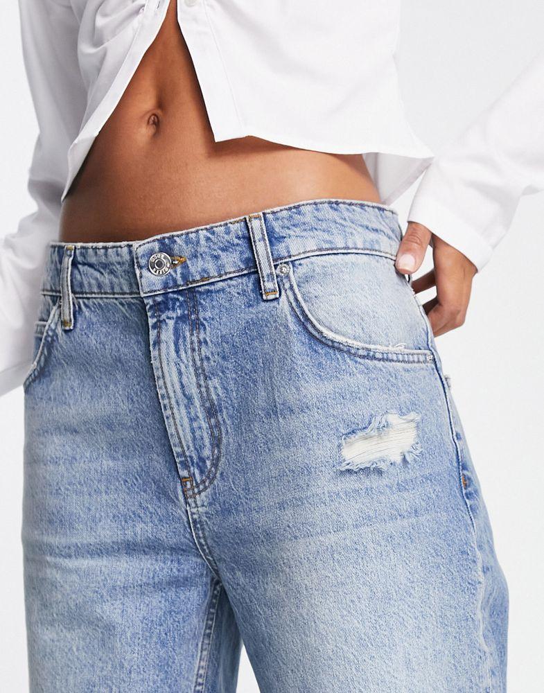 ASOS DESIGN baggy boyfriend jeans with thigh rip in mid blue商品第4张图片规格展示