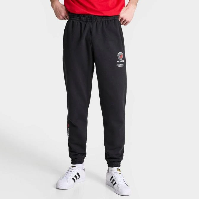 商品Adidas|Men's adidas Originals Globe Graphic Jogger Pants,价格¥512,第1张图片