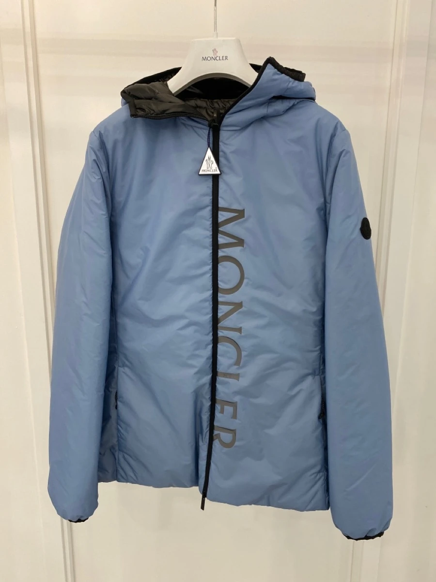 商品[国内直发] Moncler|MONCLER 天蓝色女士棉服 1A00030-5968E-715,价格¥12569,第1张图片