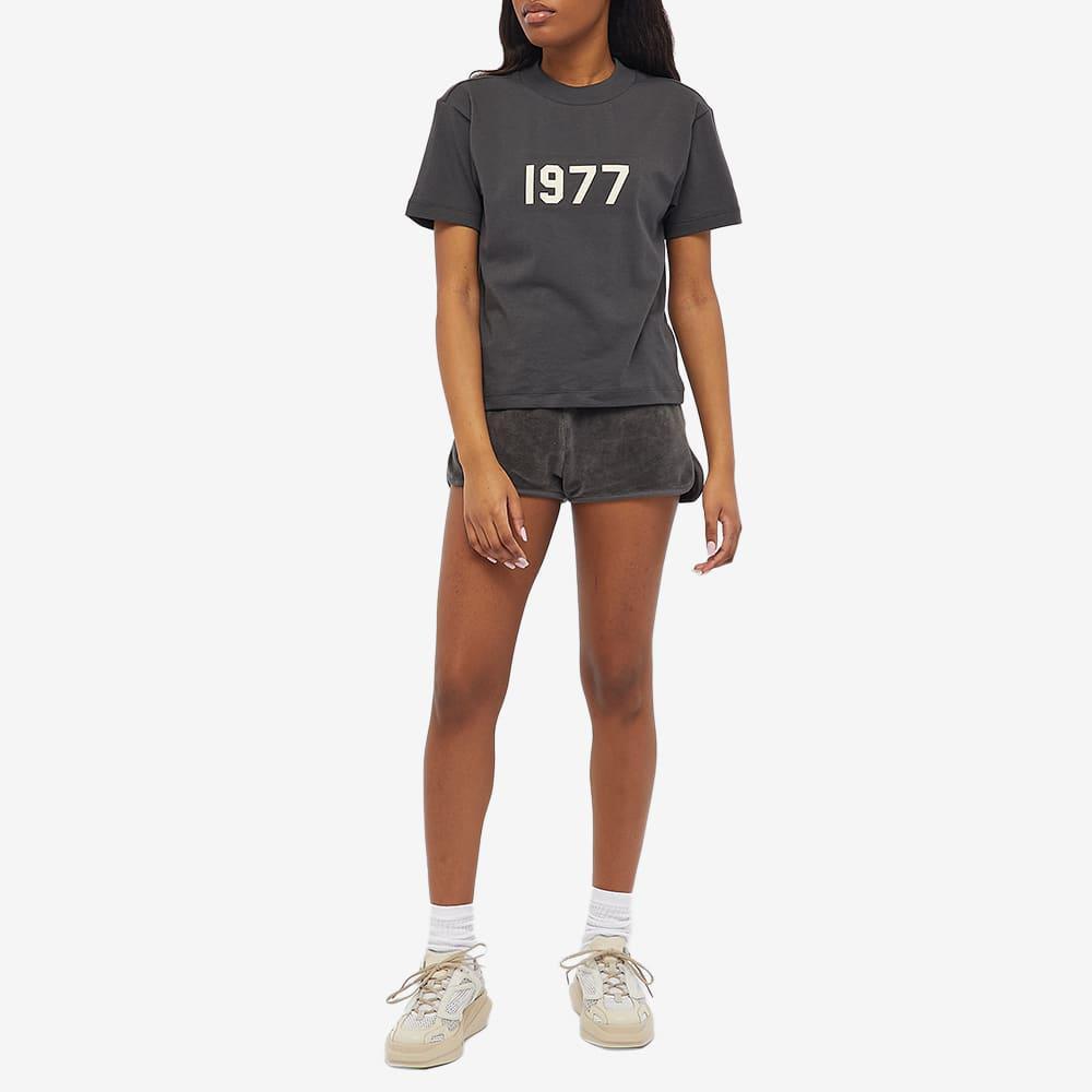 商品Essentials|Fear of God ESSENTIALS Women's Velour Beach Shorts - Iron,价格¥365,第6张图片详细描述