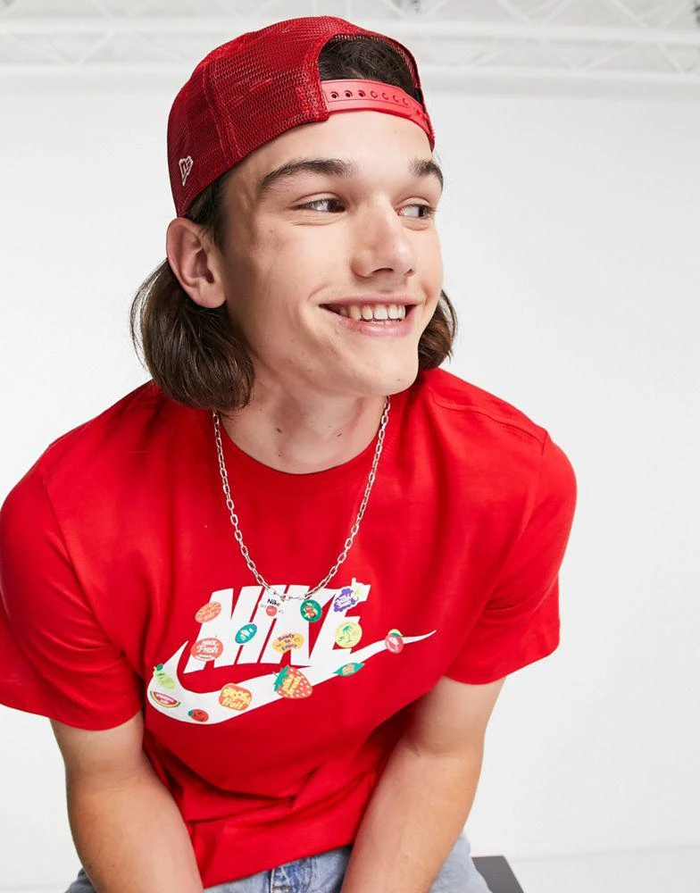 商品NIKE|Nike 'Certified Fresh' fruit sticker chest print t-shirt in red,价格¥190,第1张图片