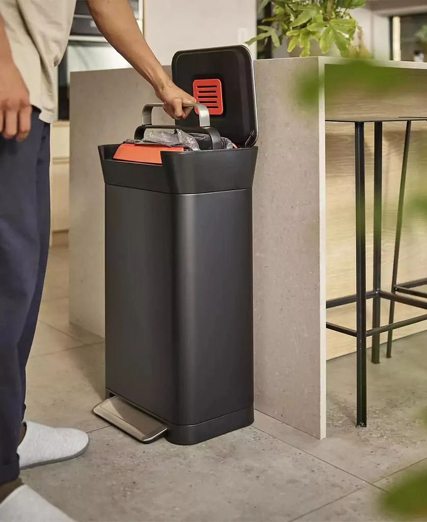 商品Joseph Joseph|Titan 30-Liter Trash Compactor,价格¥1777,第5张图片详细描述