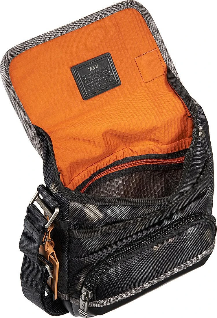 商品Tumi|Alpha Bravo Barstow Cross body,价格¥1153,第2张图片详细描述